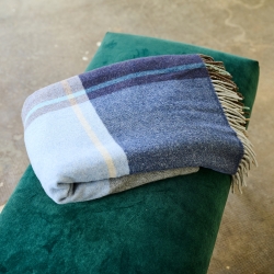 Plaid bleu à carreaux